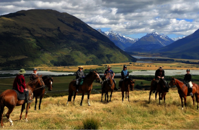 Riding-Club1 (1)
